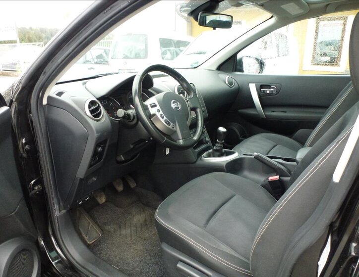Nissan Qashqai SUV / Terénní 2,0 l 104 kw