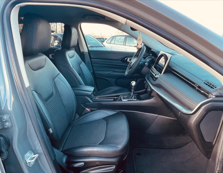 Jeep Compass SUV / Terénní 1,6 l 96 kw