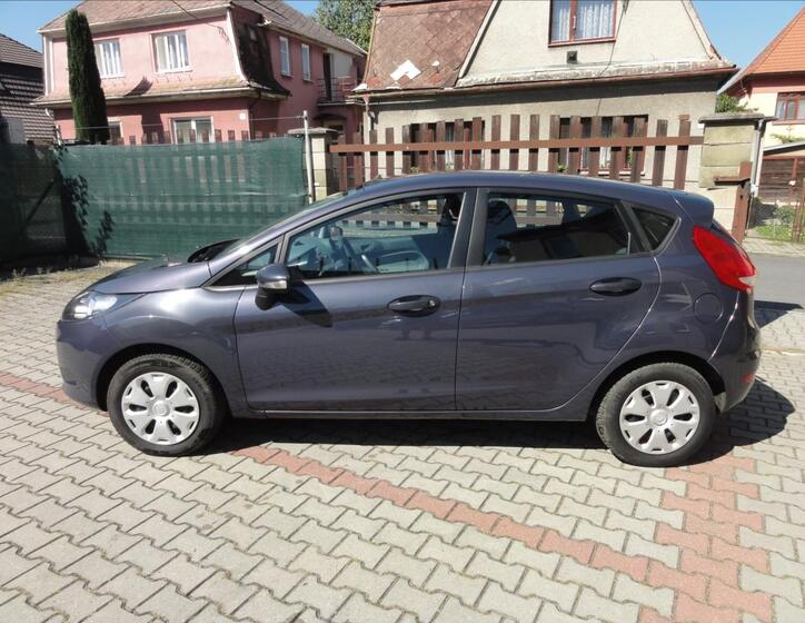 Ford Fiesta 9