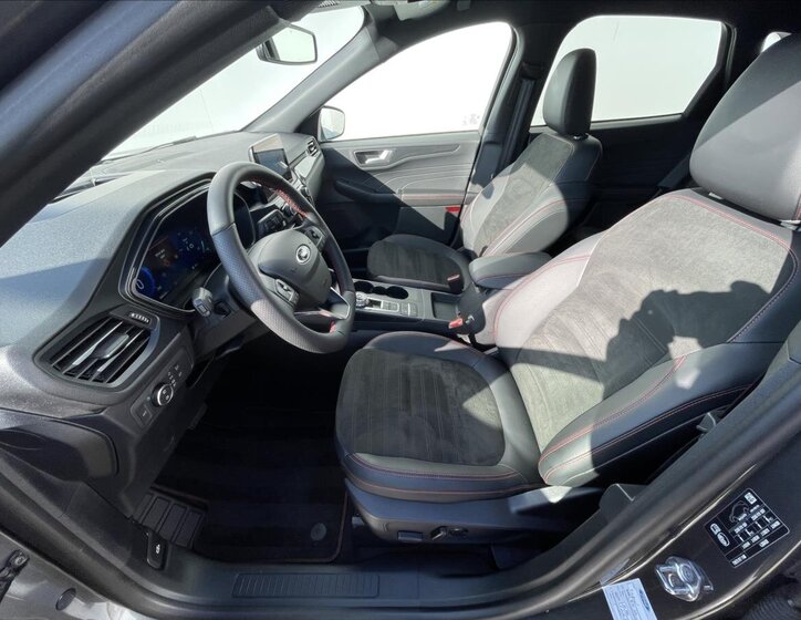 Ford Kuga SUV / Terénní 2,5 l 112 kw