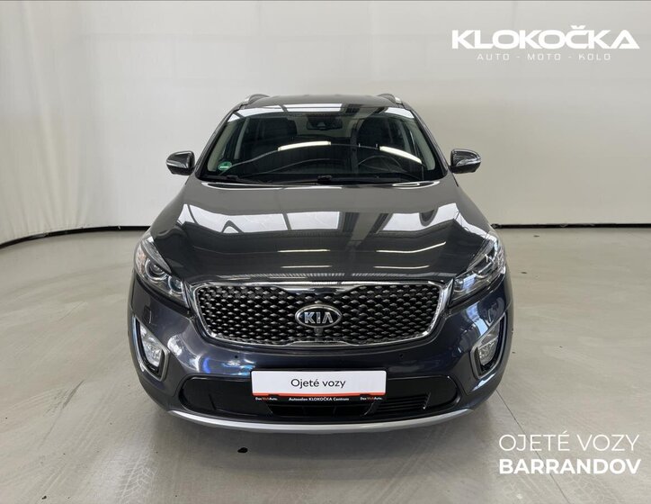 KIA Sorento 4