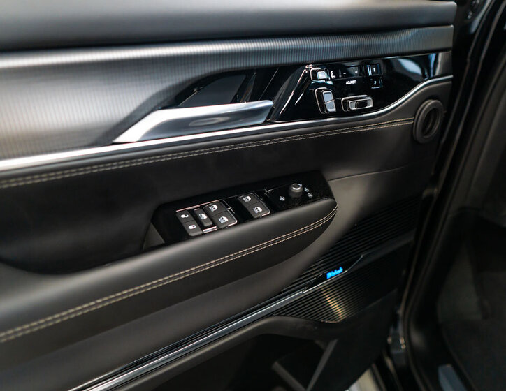 Jeep Grand Wagoneer SUV / Terénní 6,4 l 351 kw