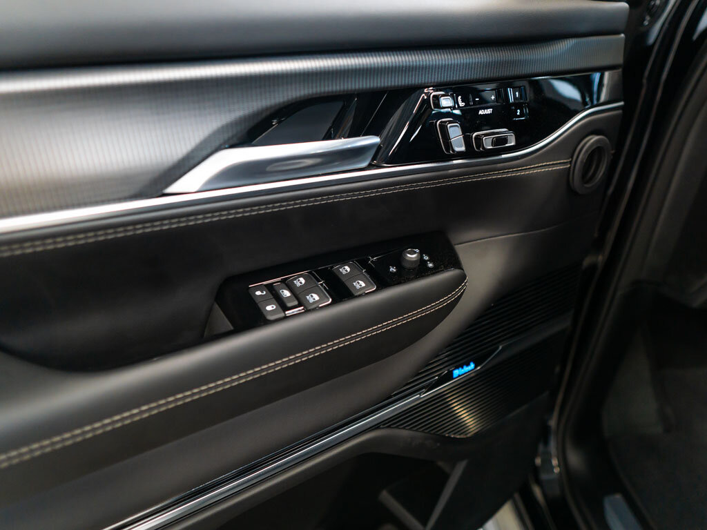 Jeep Grand Wagoneer SUV / Terénní 6,4 l 351 kw