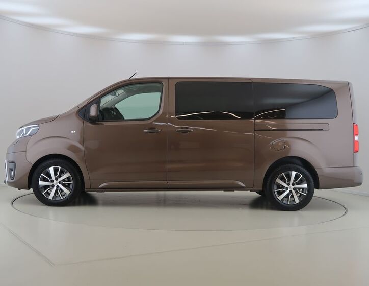 Toyota ProAce 8