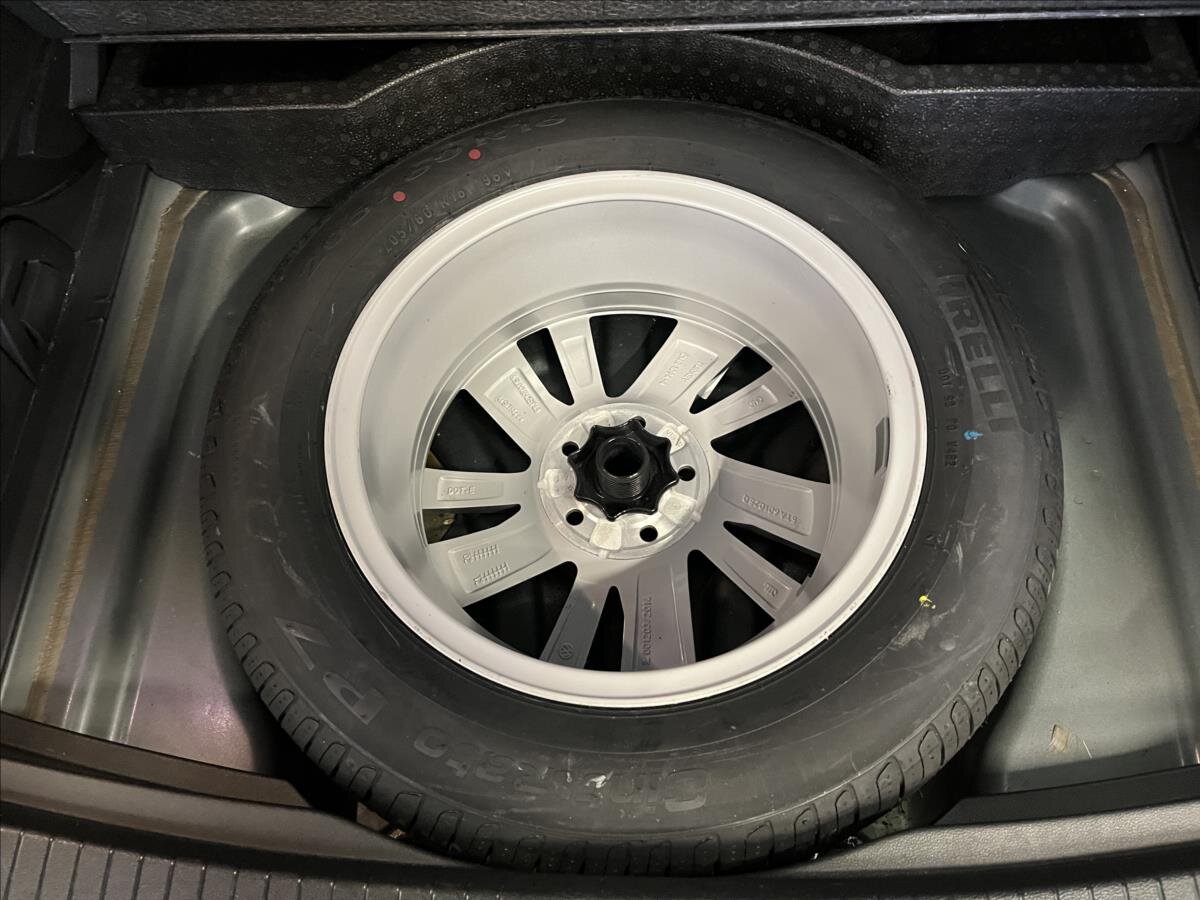 Volkswagen Touran MPV 1,5 l 110 kw