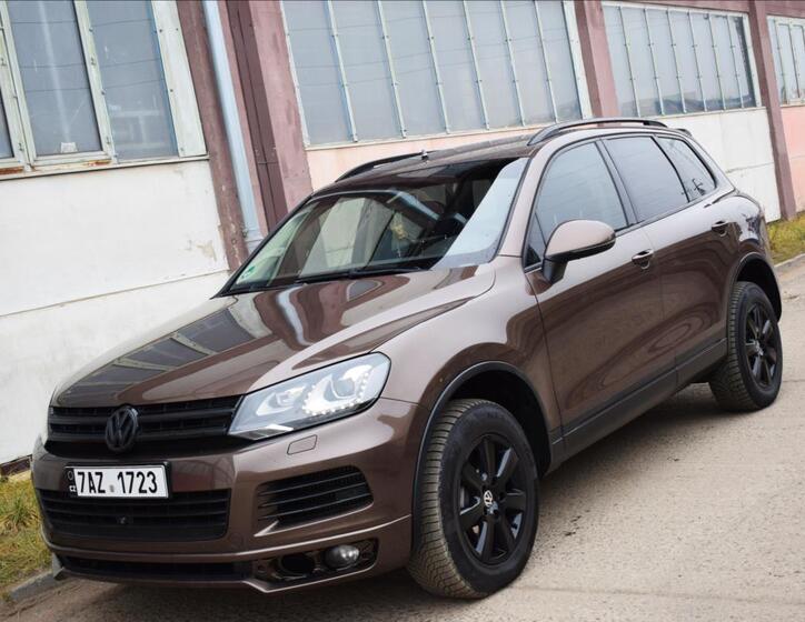 Volkswagen Touareg 1