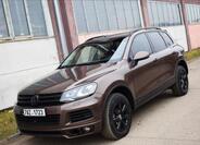 Volkswagen Touareg 1