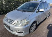 Toyota Avensis Verso 1