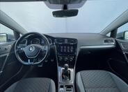 Volkswagen Golf 21