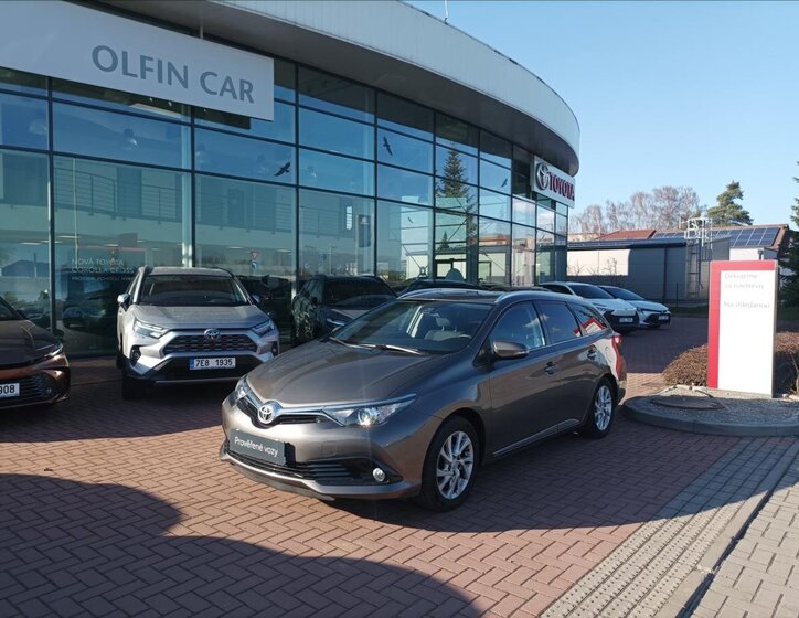 Toyota Auris Kombi 1,6 l 97 kw