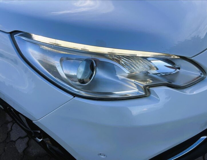 Peugeot 2008 SUV / Terénní 1,6 l 84 kw