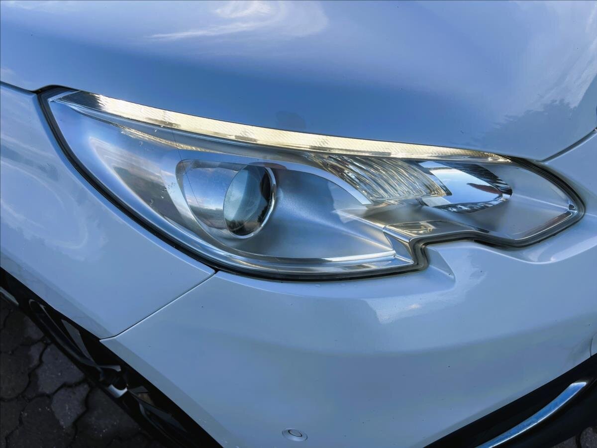 Peugeot 2008 SUV / Terénní 1,6 l 84 kw