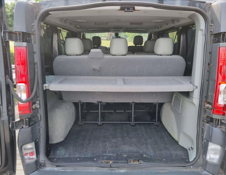 Opel Vivaro VAN / Minibus 2,5 l 107 kw