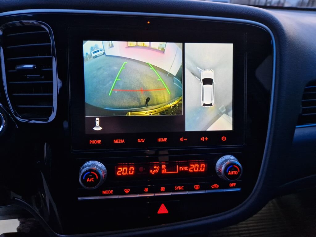 Mitsubishi Outlander SUV / Terénní 2,4 l 165 kw