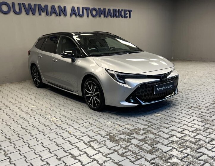 Toyota Corolla Kombi 2,0 l 112 kw