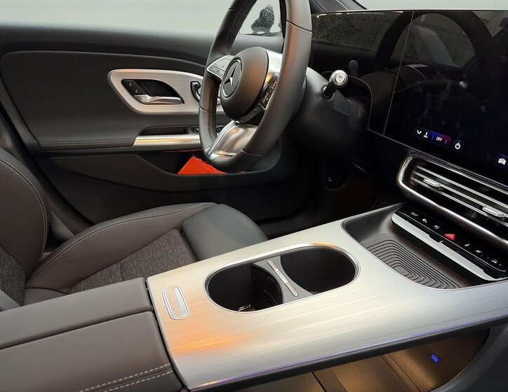 Mercedes-Benz CLA Sedan 0,0 260 kw