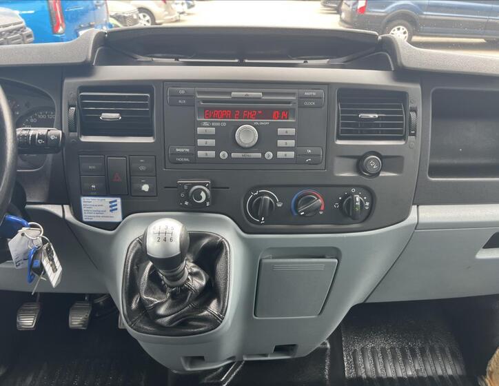 Ford Transit 19