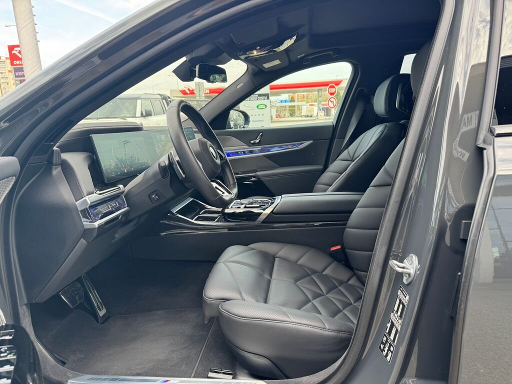 BMW Řada 7 Sedan / Limuzína 3,0 l 210 kw