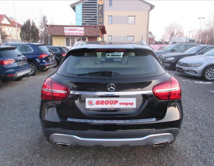 Mercedes-Benz GLA SUV 1,6 l 115 kw