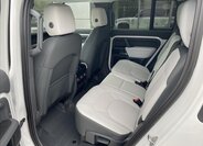 Land Rover Defender 14