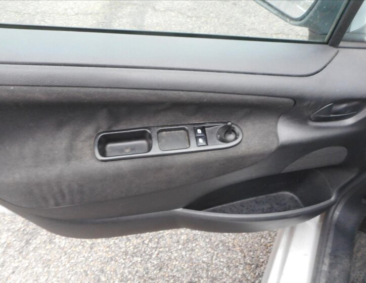 Peugeot 207 Hatchback 1,4 l 54 kw