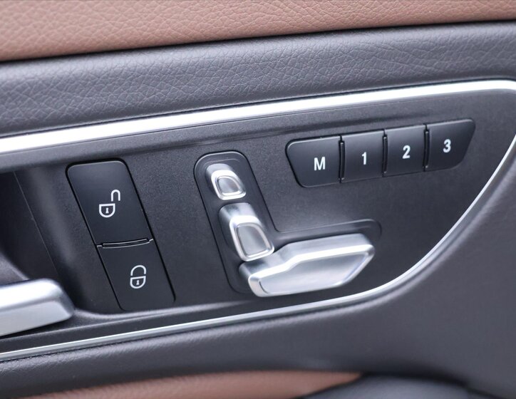 Mercedes-Benz CLA Sedan / Limuzína 2,0 l 280 kw