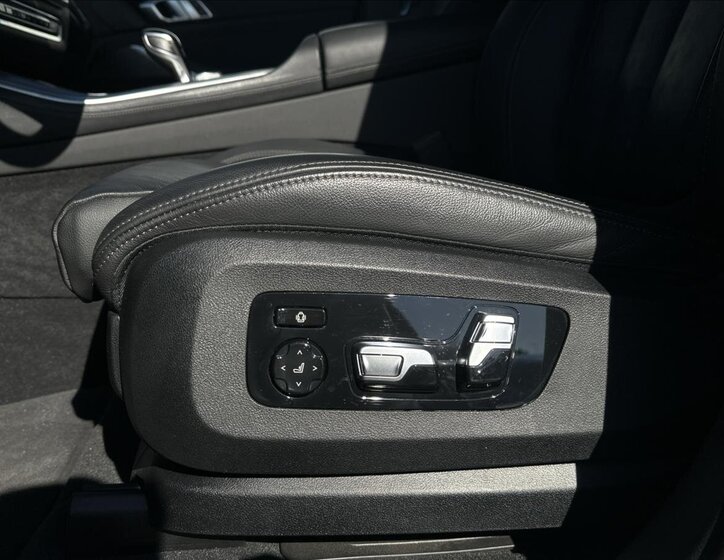 BMW X5 SUV / Terénní 3,0 l 210 kw