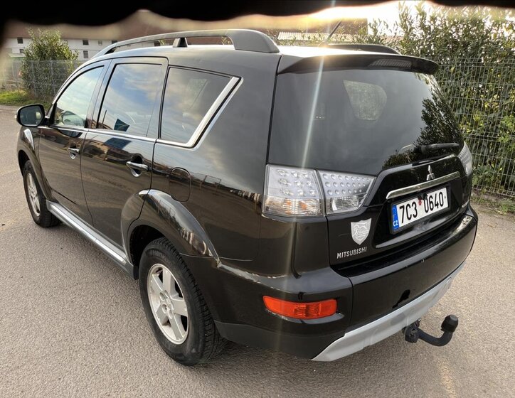 Mitsubishi Outlander SUV / Terénní 2,3 l 130 kw