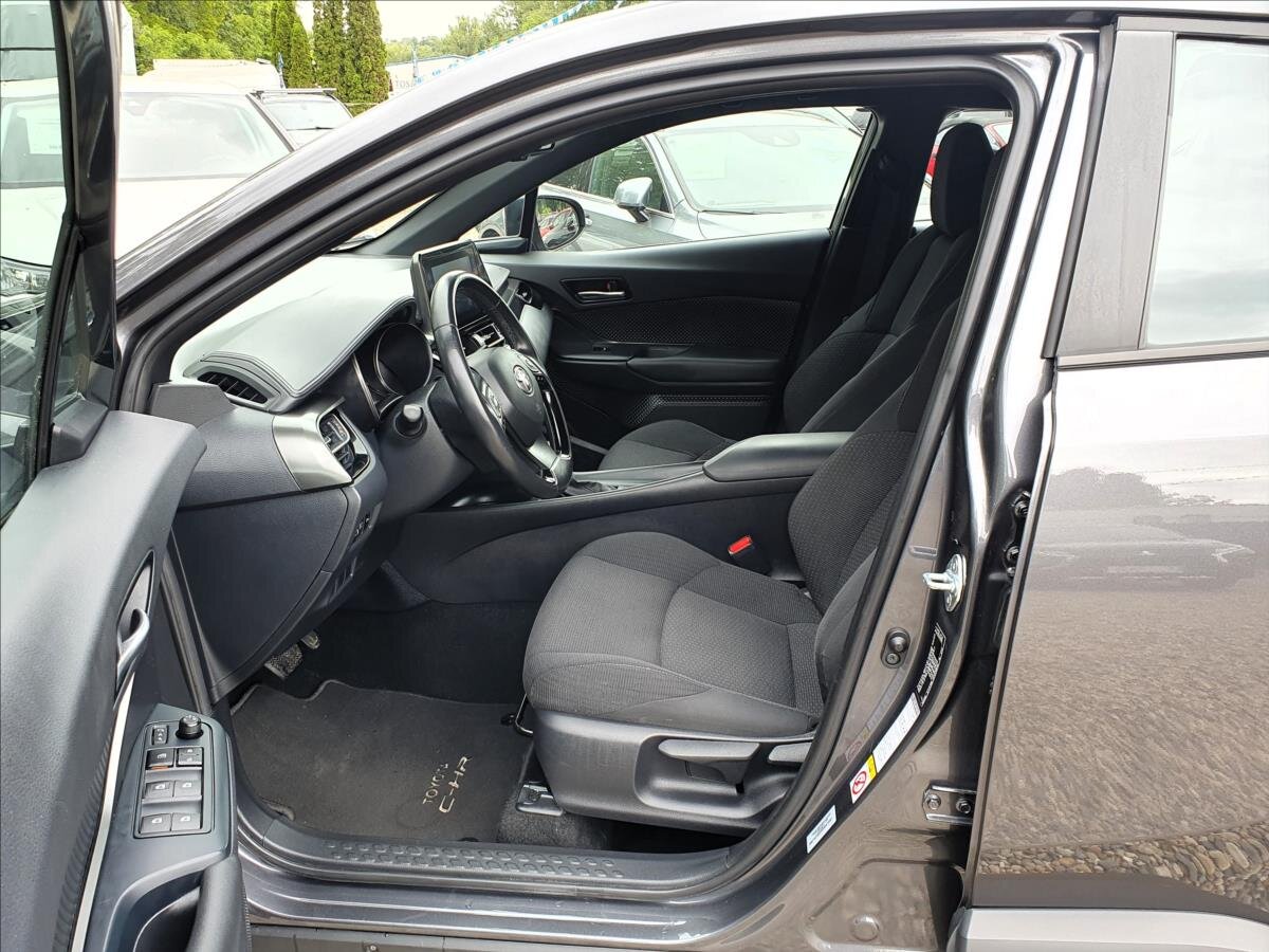 Toyota C-HR Hatchback 1,8 l 72 kw