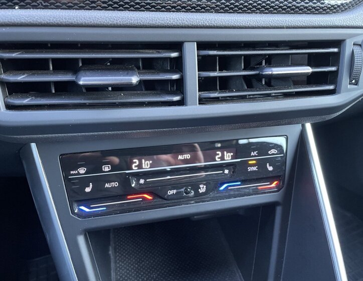 Volkswagen Polo Hatchback 999,0 70 kw