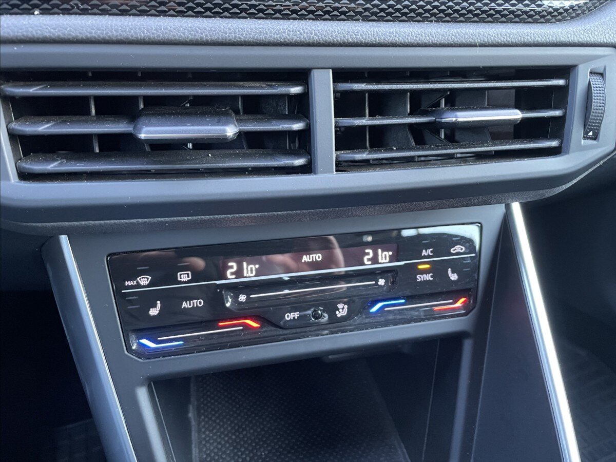 Volkswagen Polo Hatchback 999,0 70 kw