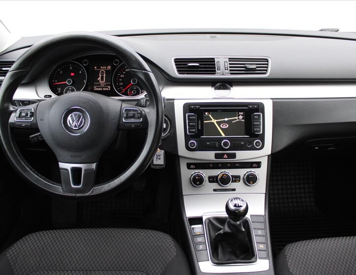 Volkswagen Passat Kombi 1,6 l 77 kw