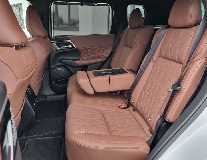 Mitsubishi Outlander 12