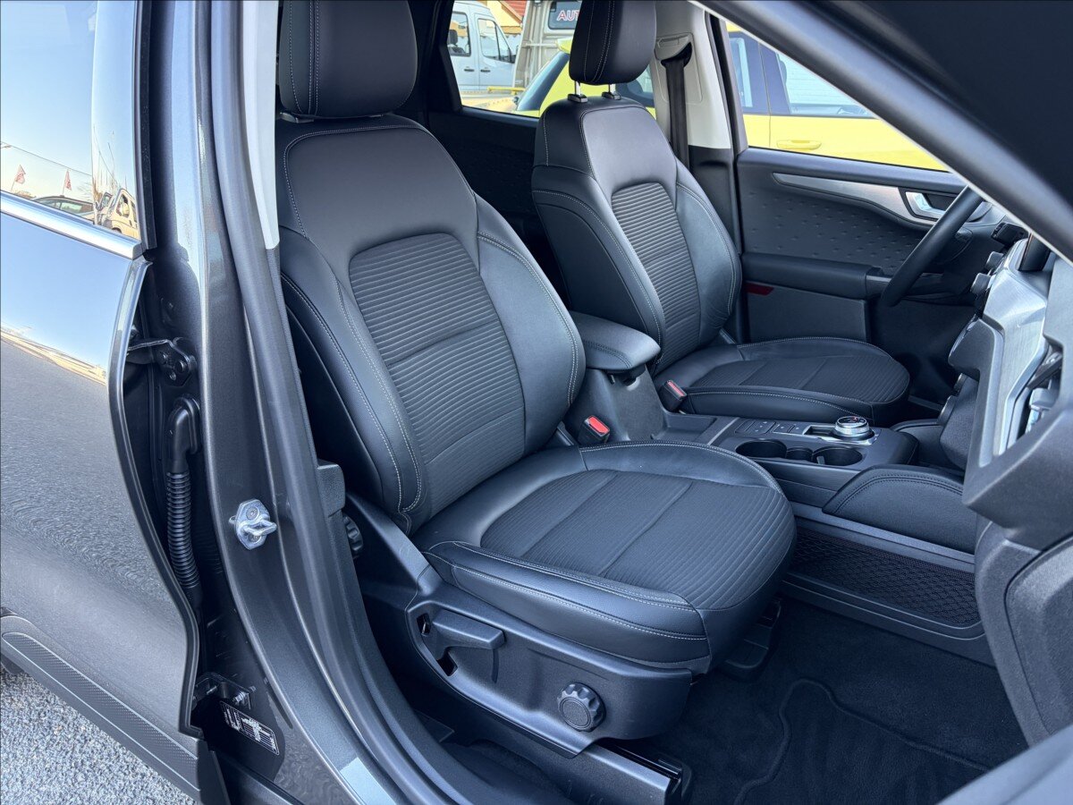 Ford Kuga SUV / Terénní 2,5 l 165 kw