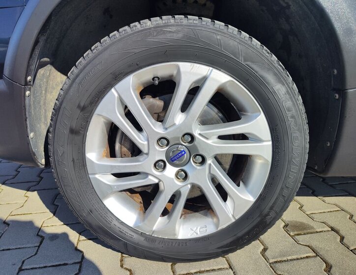 Volvo XC70 Kombi 2,4 l 158 kw