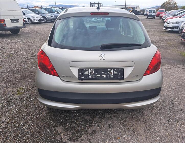 Peugeot 207 6