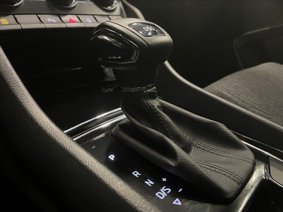 Škoda Karoq SUV / Terénní 1,5 l 110 kw