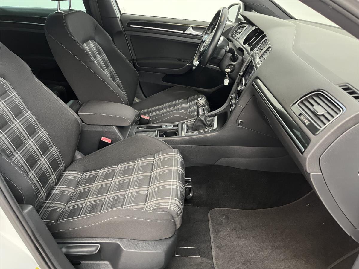 Volkswagen Golf Hatchback 2,0 l 135 kw