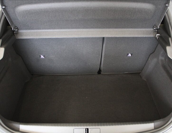 Peugeot 208 Hatchback 1,2 l 81 kw