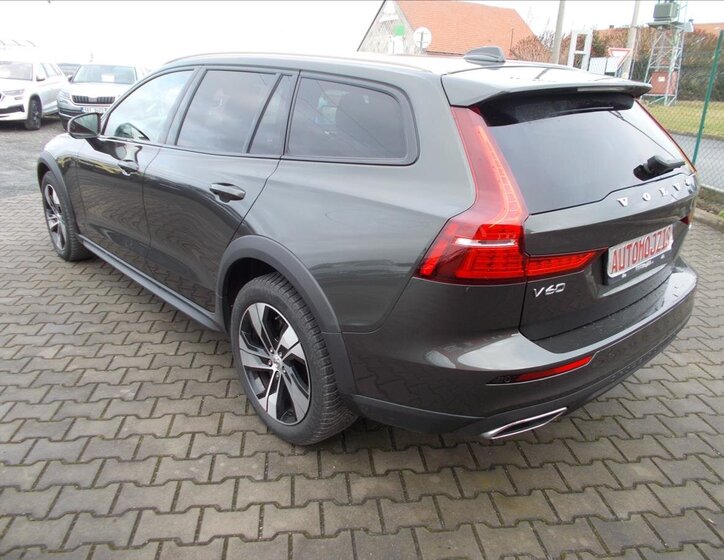 Volvo V60 13