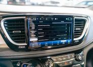 Chrysler Pacifica 32