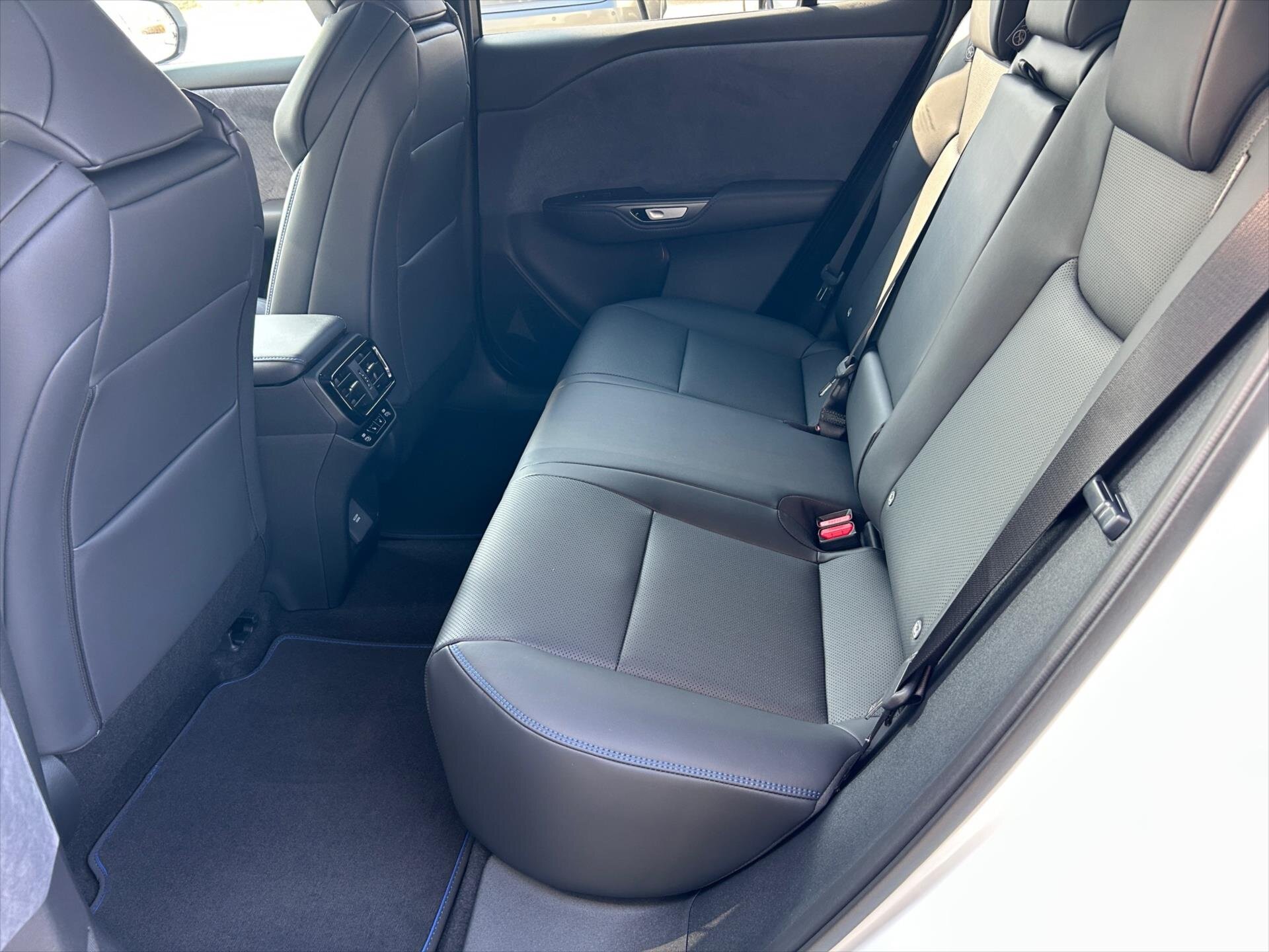 Lexus Ostatní SUV / Terénní 0,0 300 kw