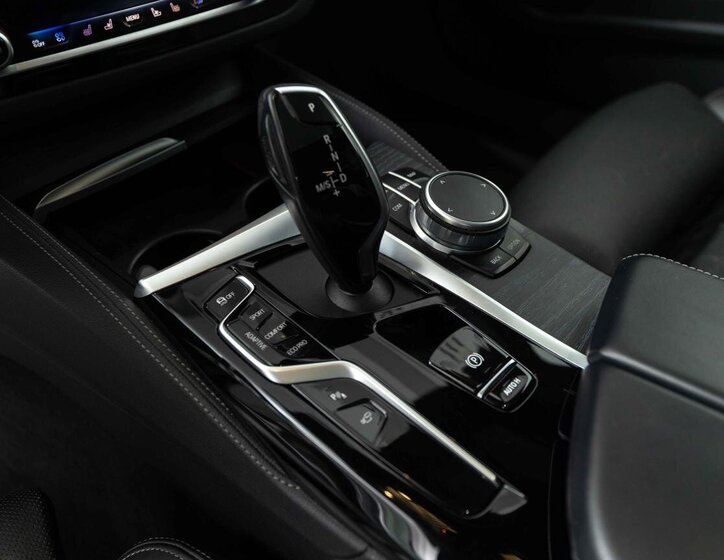 BMW Řada 5 Sedan / Limuzína 4,4 l 390 kw