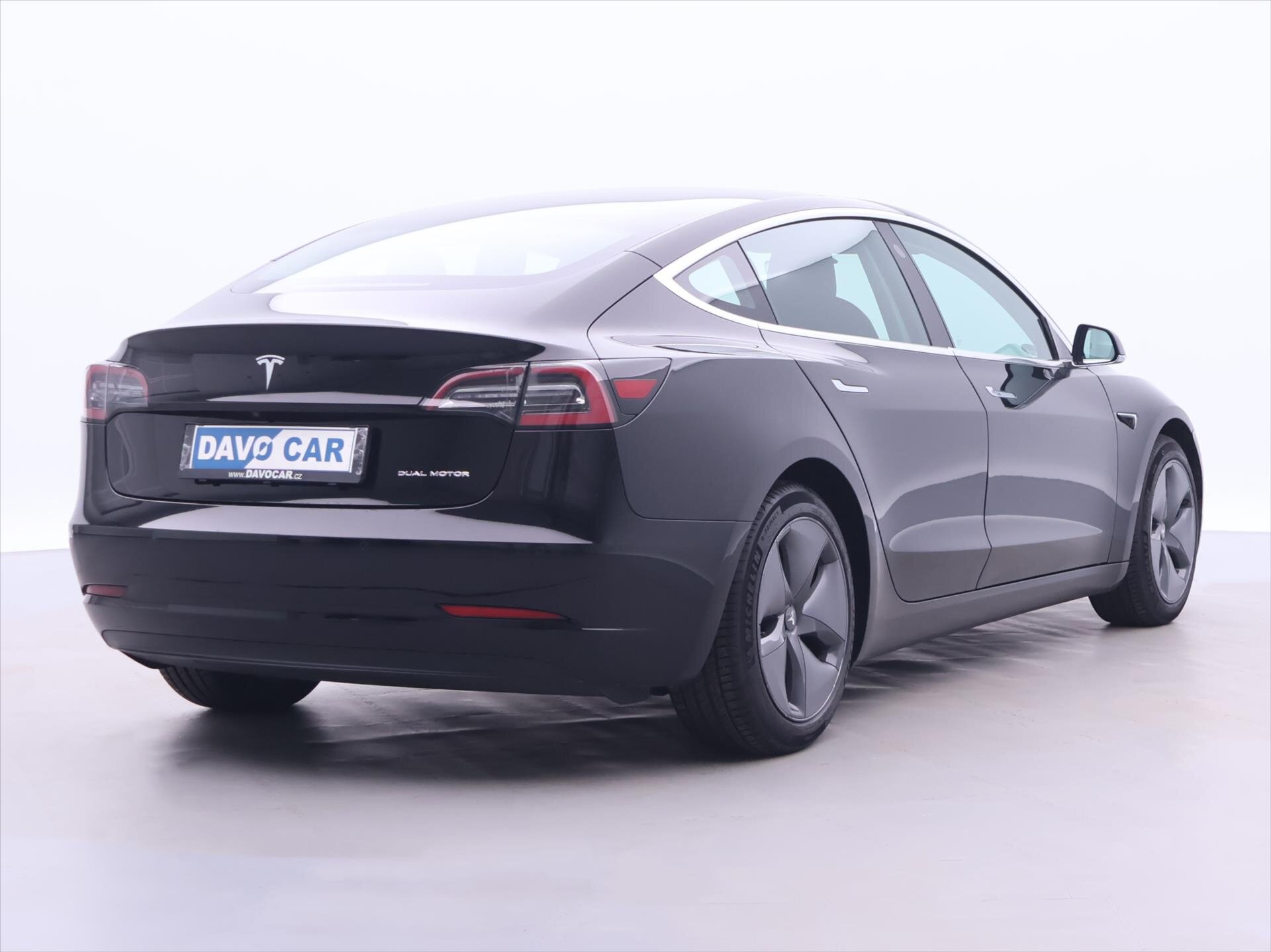 Tesla Model 3 Sedan 0,0 425 kw