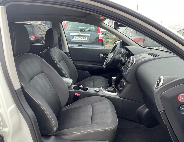 Nissan Qashqai SUV / Terénní 2,0 l 104 kw