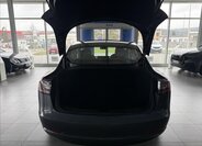 Tesla Model 3 Sedan / Limuzína 0,0 366 kw