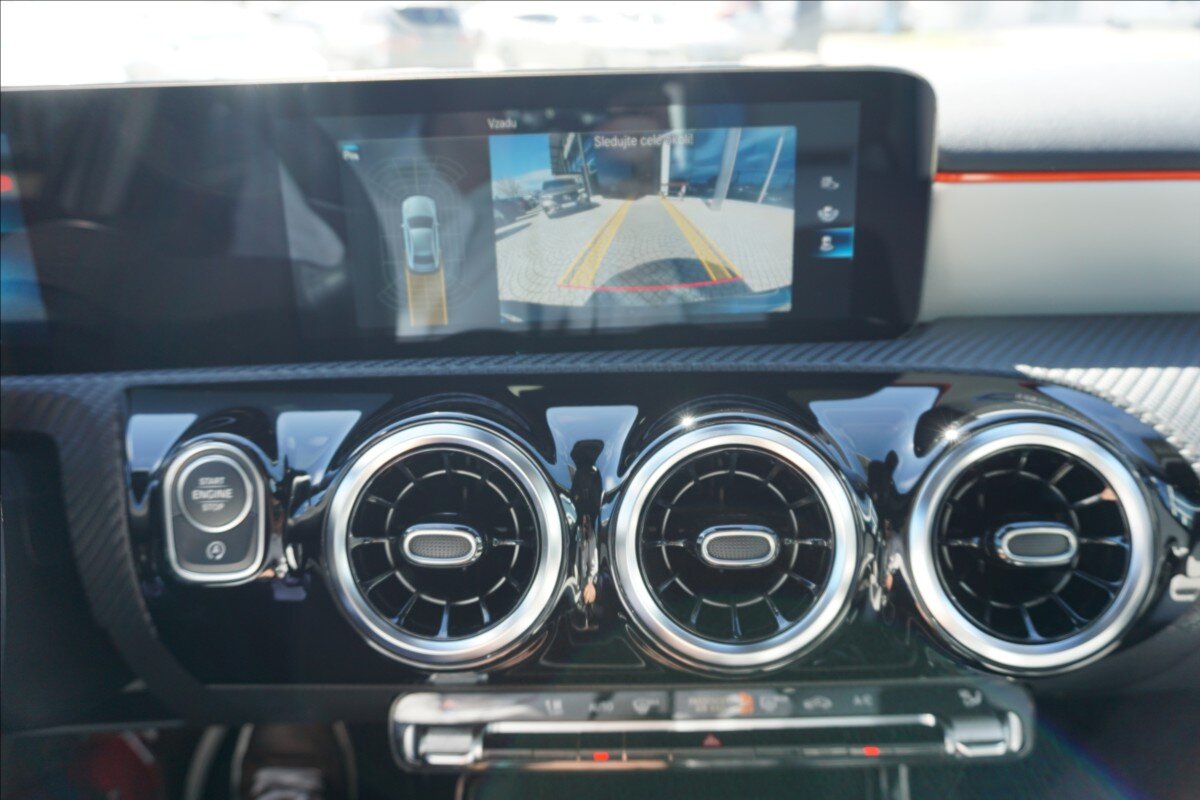 Mercedes-Benz Třídy A Sedan / Limuzína 1,3 l 100 kw