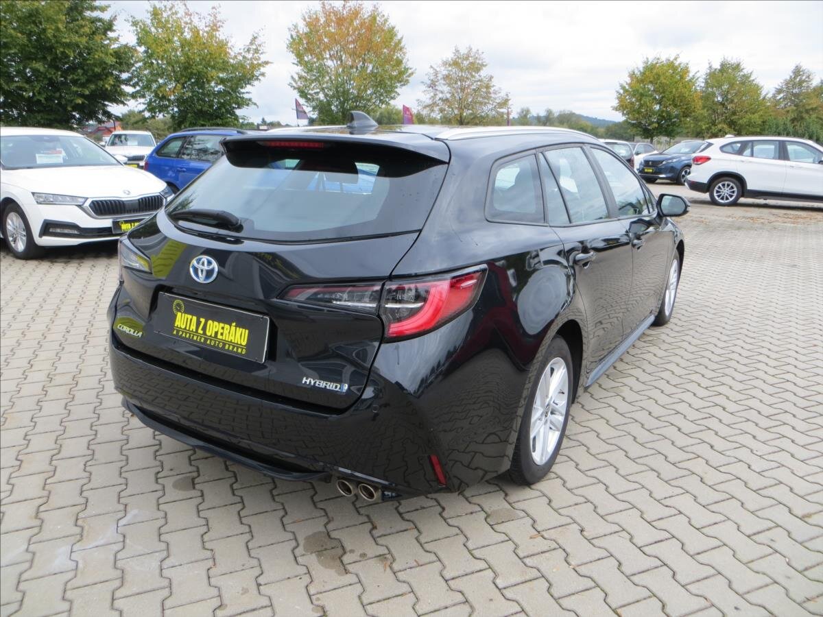 Toyota Corolla Kombi 2,0 l 112 kw