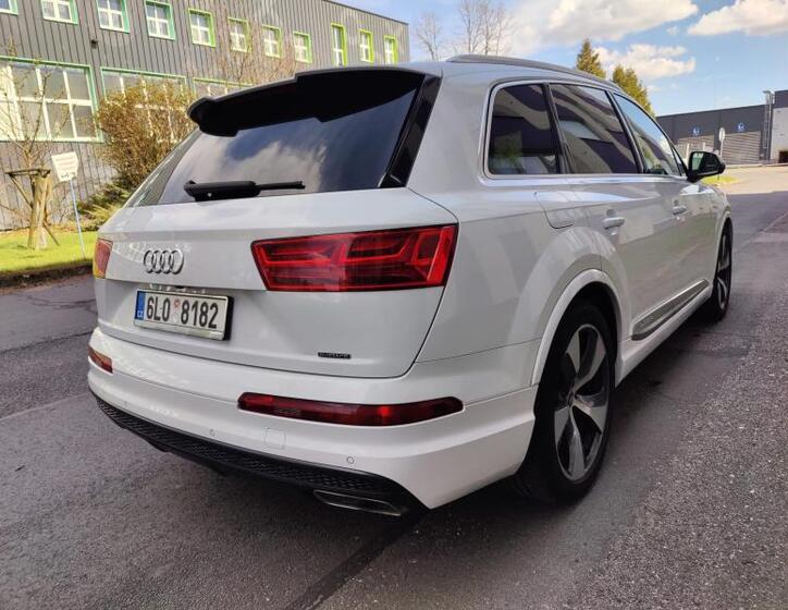 Audi Q7 5