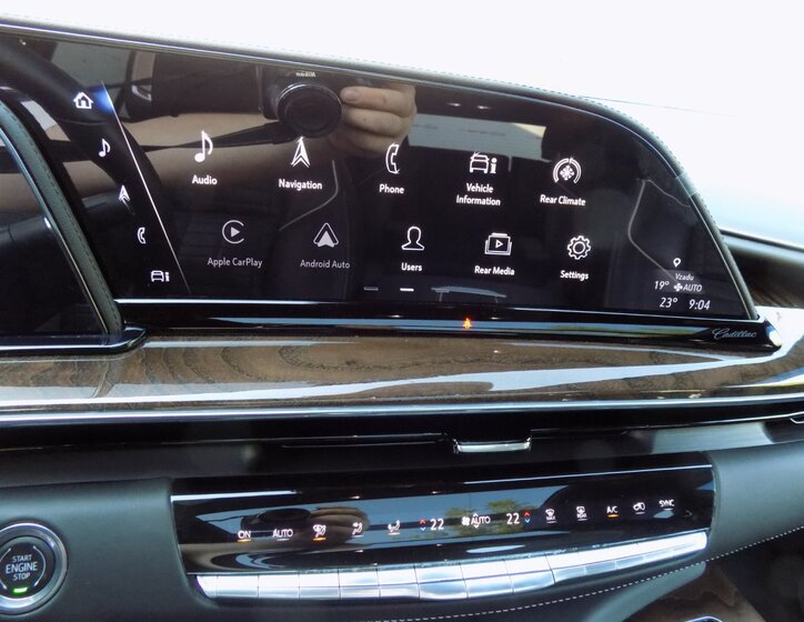 Cadillac Escalade 39